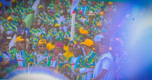 APC Presidential Campaign Train Received By Party Faithfuls In Abeoukuta 