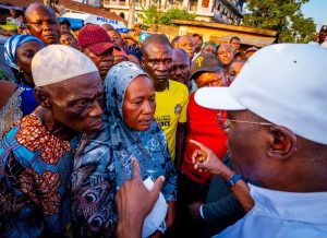 Gov. Sanwo-Olu Visits Akere Auto Parts Market Fire Scene, Commiserate with Family of the Deceased 