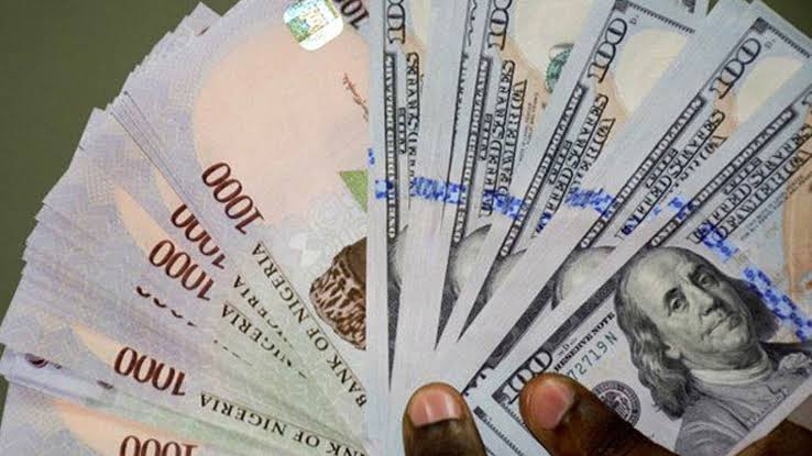 Naira Hits All-Time Low, Trades At N1,040 Per $1