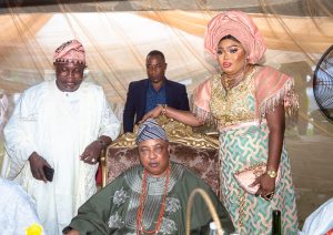 Mr.Aina and wife during picture session with the Akarigbo 